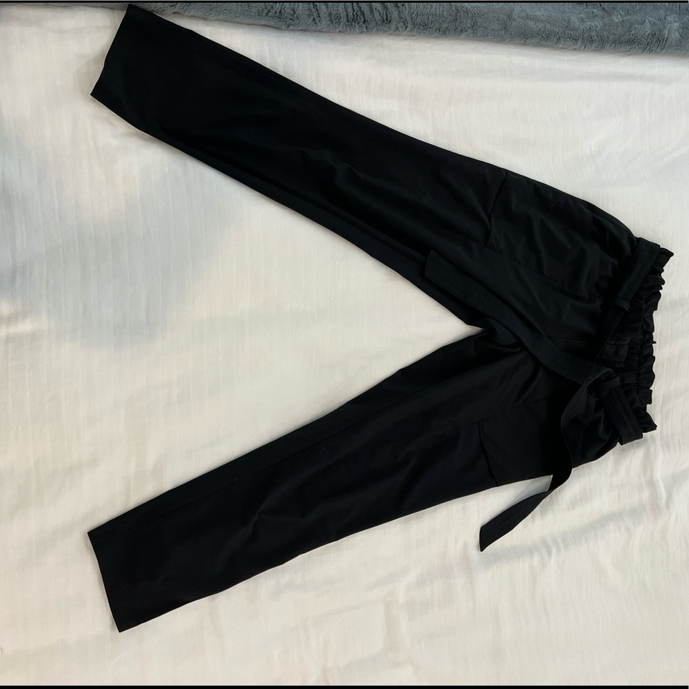 Tie-waist tapered lightweight Athleta Pants